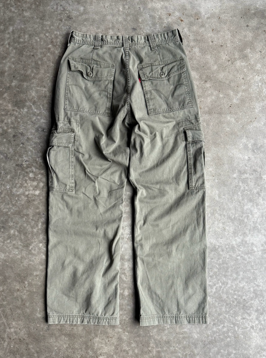 VINTAGE GREEN LEVI'S CARGO PANTS - 31