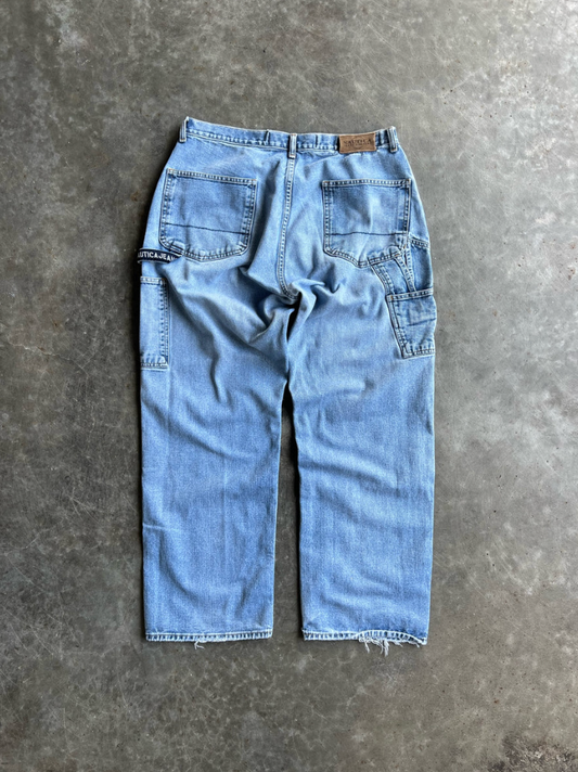 VINTAGE LIGHT WASH NAUTICA JEANS - 36
