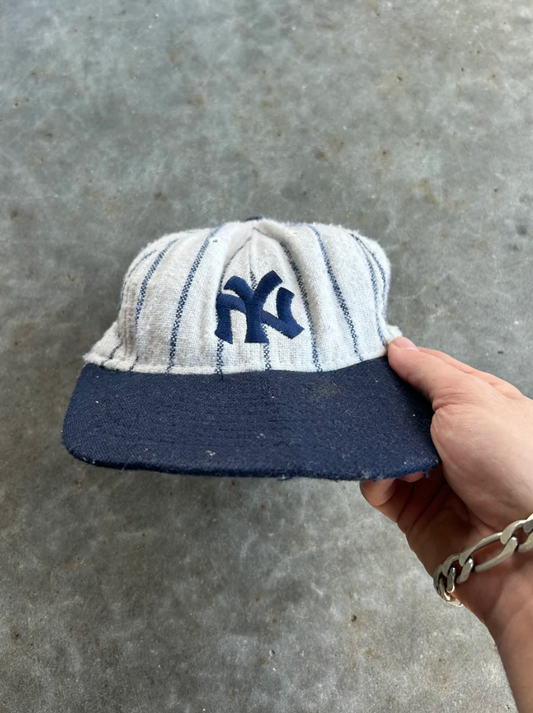 VINTAGE PINSTRIPE NEW YORK YANKEES FITTED HAT