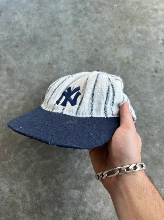 VINTAGE PINSTRIPE NEW YORK YANKEES FITTED HAT