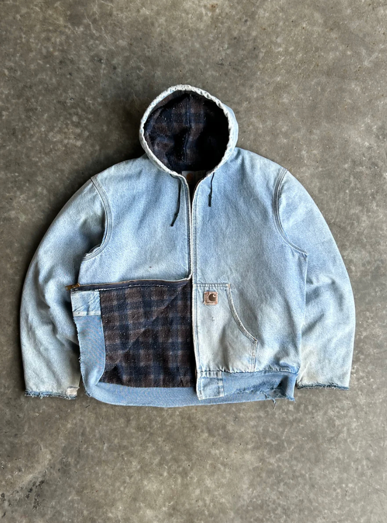 VINTAGE DENIM CARHARTT HOODED JACKET - XL